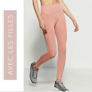 NWT avec les filles cameo large athletic T…
